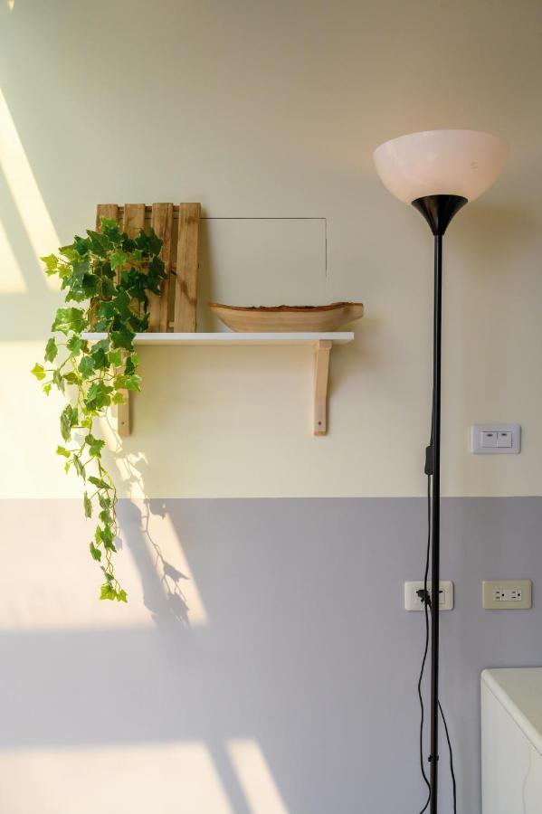 Sleepie Muti-Minsu Center Apartment Kaohsiung Luaran gambar