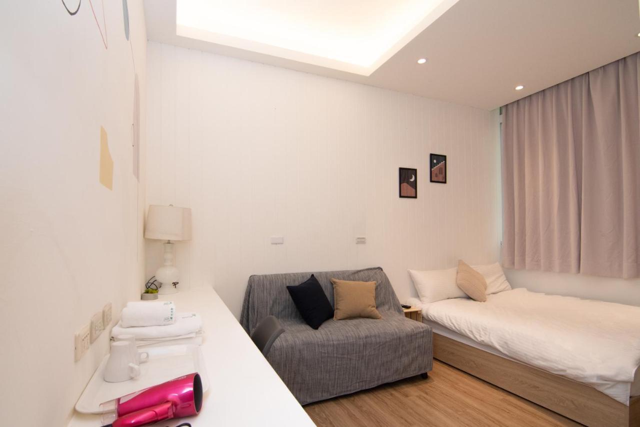 Sleepie Muti-Minsu Center Apartment Kaohsiung Luaran gambar