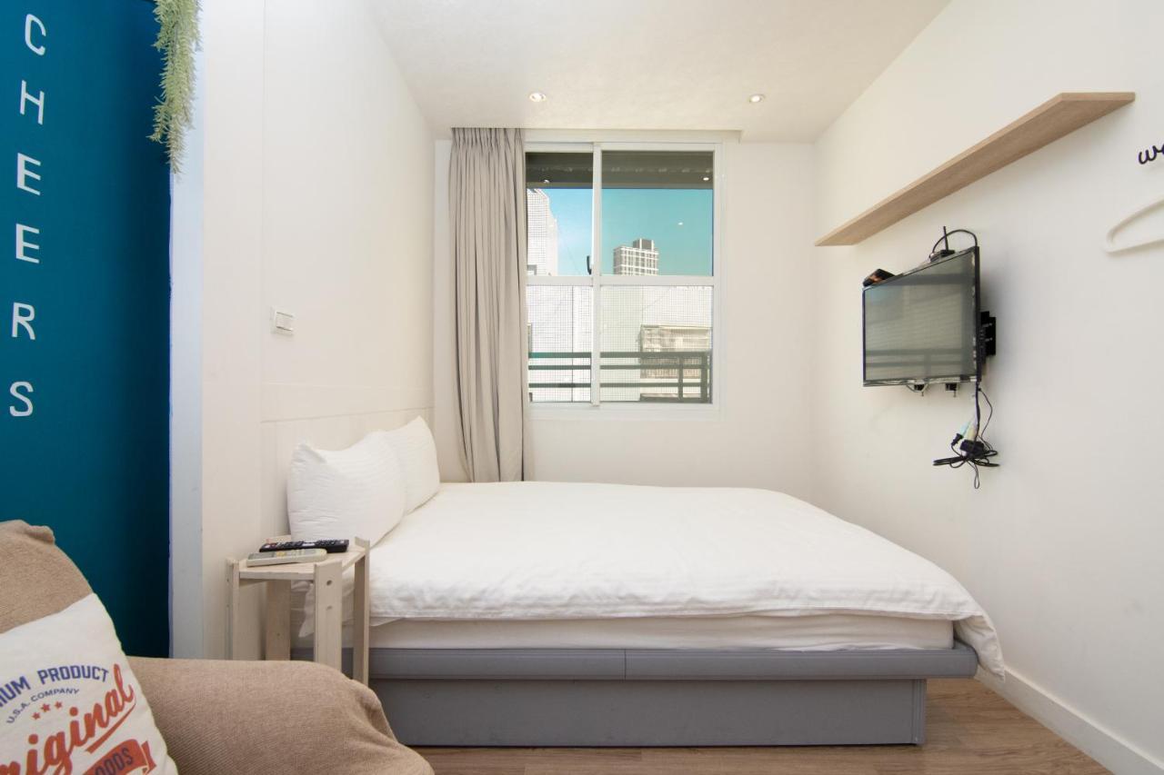 Sleepie Muti-Minsu Center Apartment Kaohsiung Luaran gambar